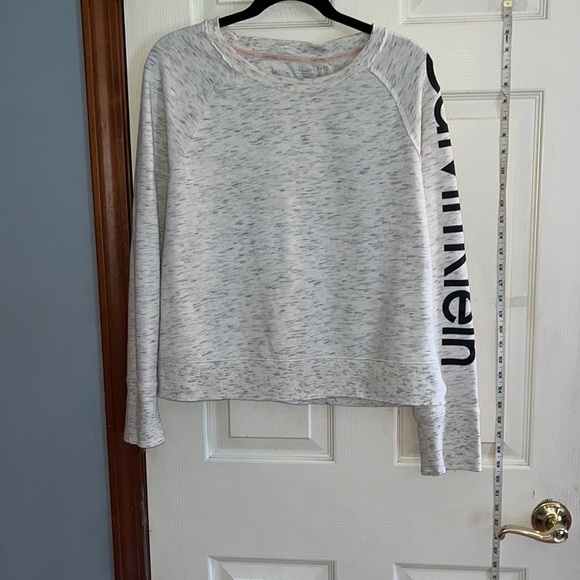 Calvin Klein performance- crewneck sweatshirt ivory with some gray. Size XL - Picture 1 of 10